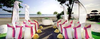 Beach wedding venues: Anantara Seminyak Resort in Bali