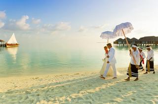 Beach Wedding: Velassaru Maldives