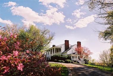 The Clifton Inn – 1 hour 10 minute Romantic Getaway from Richmond, Virginia