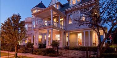 Romantic Weekend Getaways in Louisiana: Grand Victorian Bed & Breakfast