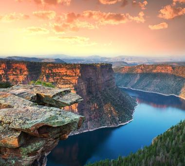 Places to Visit Near Me: Flaming Gorge