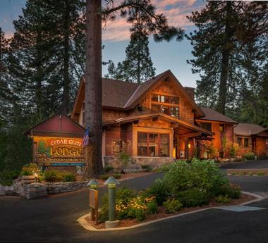 Lake Tahoe Romantic Getaways: Cedar Glen Lodge