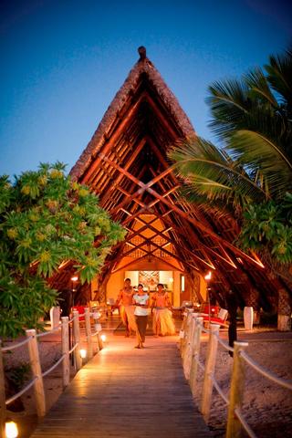 Beach wedding venues: Beach Reception in Fiji