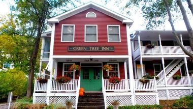 The Green Tree Inn - 4 hours 25 min Weekend Getaway from Chicago