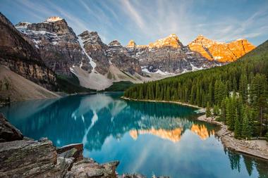 Places to Visit in Canada: Moraine Lake