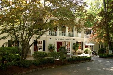 Things to Do in Atlanta: Swan Coach House Gallery