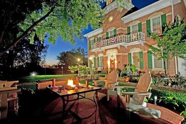 Cloran Mansion Bed & Breakfast - 2 hours and 45 minutes