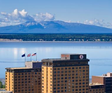 Summer vacation ideas: Hotel Captain Cook in Alaska